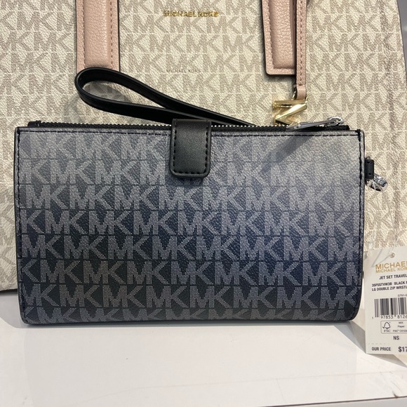 MICHAEL KORS Jet Set Lg Ombré Signature Logo Double Zip Wristlet Wallet
Black - Picture 4 of 16